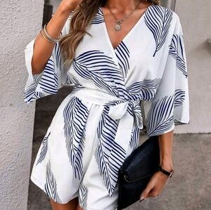 SHEIN LUNE Leaves Print Surplice Neck Batwing Sleeve Belted Jumpsuit
